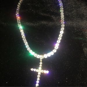 ✨✨White Gold Tennis chain with Cz pendant Cross✨✨